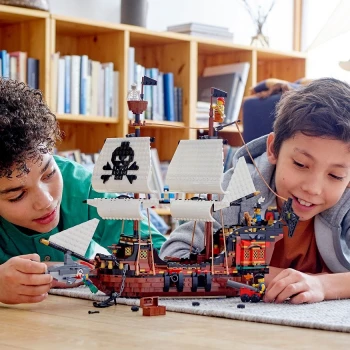 LEGO® 31109 CREATOR Pirátská loď