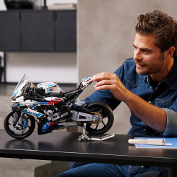 LEGO® 42130 TECHNIC BMW M 1000 RR