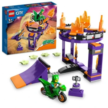 LEGO® 60359 CITY Kaskadérská výzva s rampou a obručí