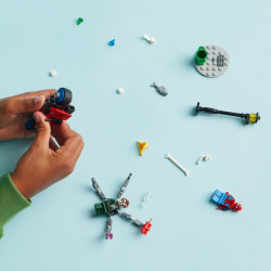 LEGO® 76275 MARVEL Honička na motorce: Spider-Man vs. Doc Ock