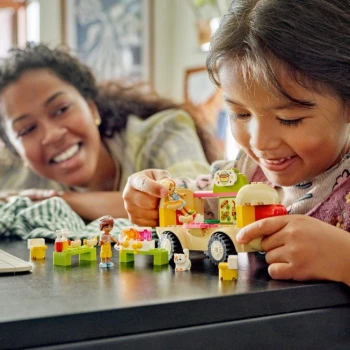 LEGO® 42633 FRIENDS Pojízdný stánek s hot dogy