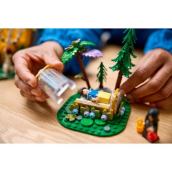 LEGO® 43242 DISNEY™ Chaloupka Sněhurky a sedmi trpaslíků