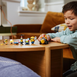 LEGO® 75580 JÁ PADOUCH 4 Mimoni a banánové auto