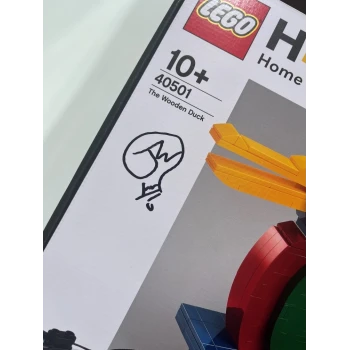 LEGO® 40501 The Wooden Duck - podepsaná designérem