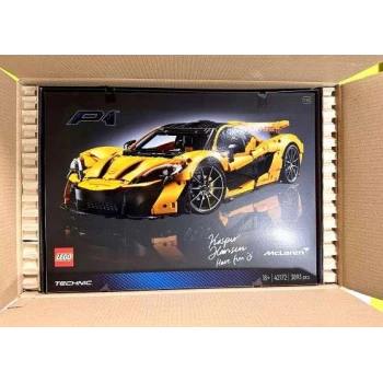 LEGO® 42172 TECHNIC McLaren P1™ - podpis designera