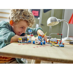 LEGO® 72035 SUPER MARIO Mario Kart™ – Toad a jeho garáž