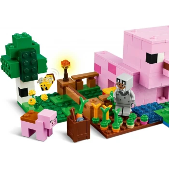 LEGO® 21268 MINECRAFT® Domeček Prasátka