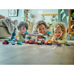 LEGO® 10445 DUPLO Závodní auta a řidiči týmu F1®