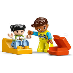 LEGO® 10447 DUPLO Sanitka a řidič