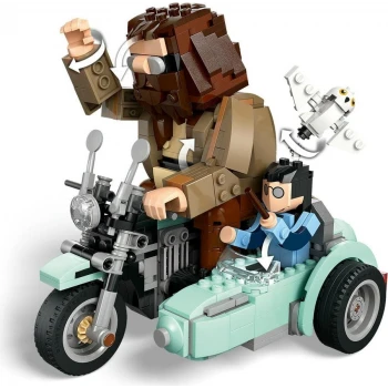 LEGO® 76443 HARRY POTTER™  Hagrid™ a Harry na motorce