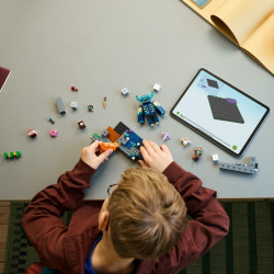 LEGO® 21274 MINECRAFT®  Setkání se Strážcem