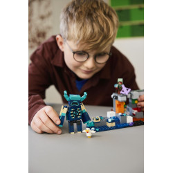 LEGO® 21274 MINECRAFT®  Setkání se Strážcem