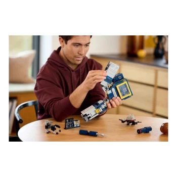 LEGO® 10358 ICONS  Transformers: Soundwave